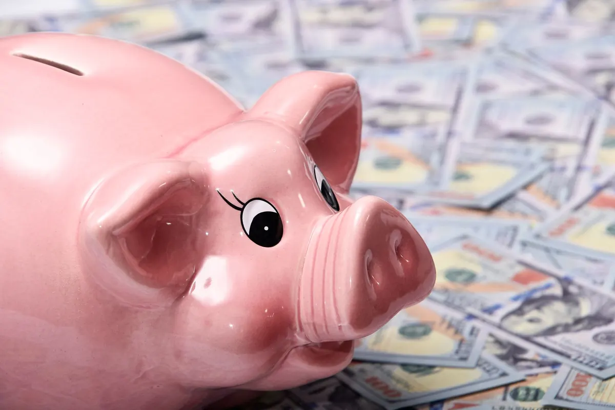 Cash ISA vs Stocks and Shares ISA: Which Is Right for Your 2026/27 Goals?